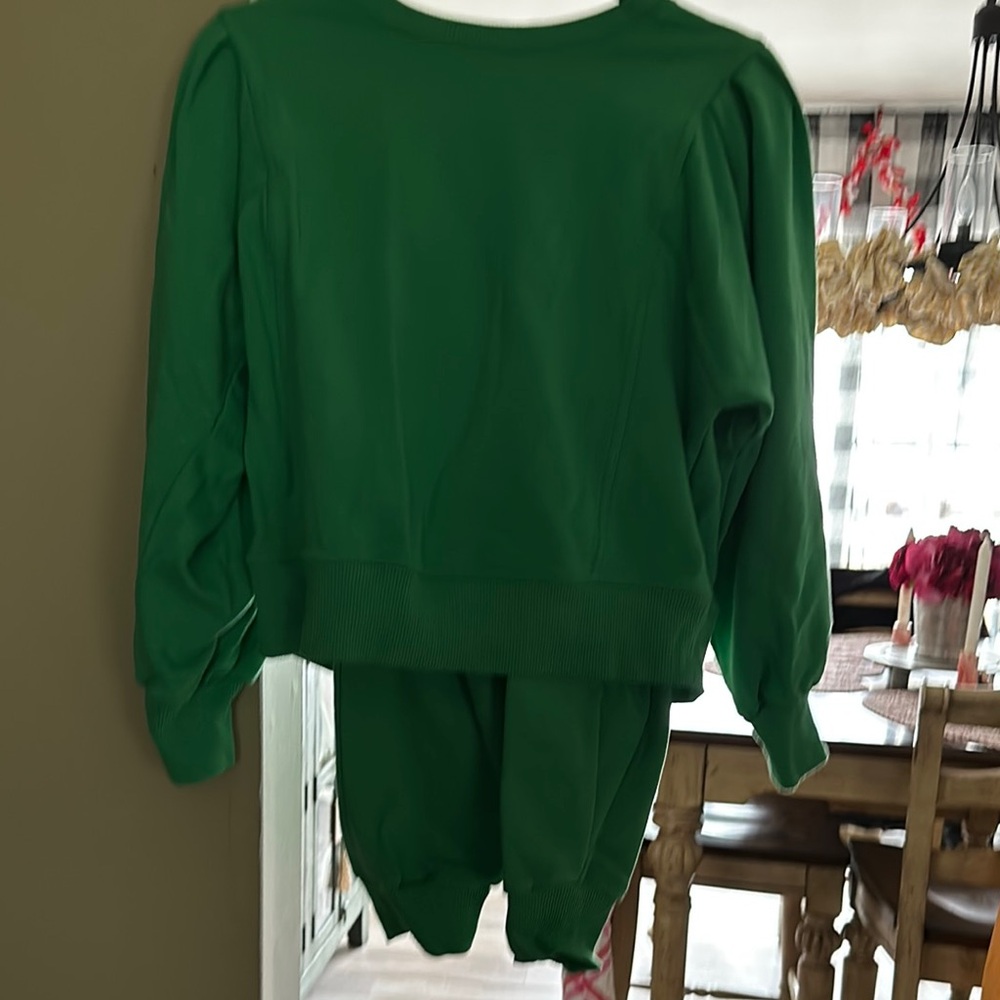 Green Sweatshirt and Pants Set
